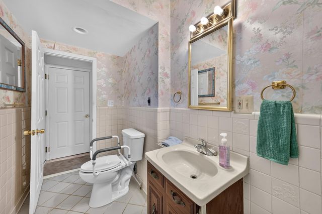 280 Clinton River Drive, Mount Clemens, MI 48043