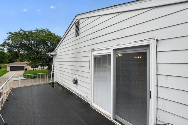 280 Clinton River Drive, Mount Clemens, MI 48043