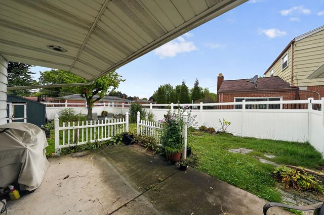 280 Clinton River Drive, Mount Clemens, MI 48043