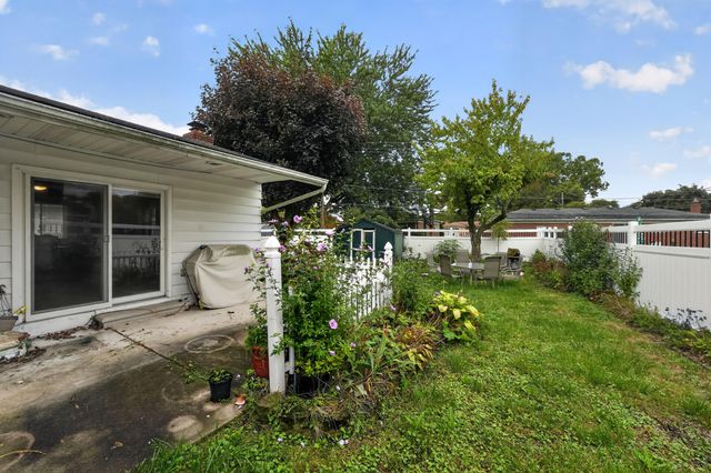 280 Clinton River Drive, Mount Clemens, MI 48043