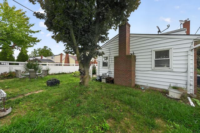 280 Clinton River Drive, Mount Clemens, MI 48043