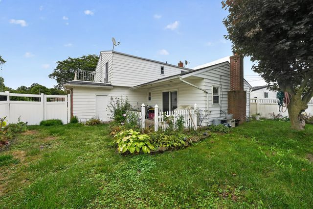 280 Clinton River Drive, Mount Clemens, MI 48043