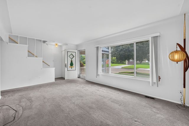 280 Clinton River Drive, Mount Clemens, MI 48043