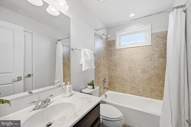 23445 MILLVILLE WOODS SQ, Ashburn, VA 20148