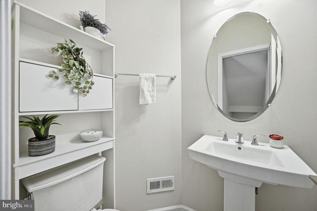 23445 MILLVILLE WOODS SQ, Ashburn, VA 20148