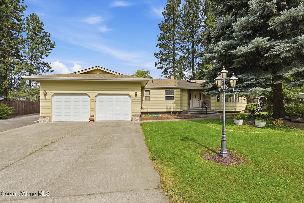 5512 N Parkwood CIR, Coeur d'Alene, ID 83815 photo 2