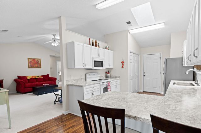 459 Pepper Breeze Ave., Calabash, NC 28467