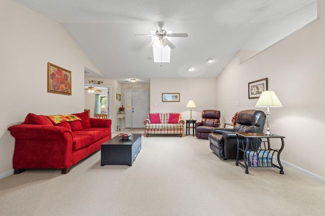 459 Pepper Breeze Ave., Calabash, NC 28467
