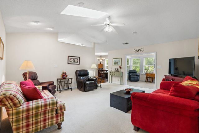 459 Pepper Breeze Ave., Calabash, NC 28467