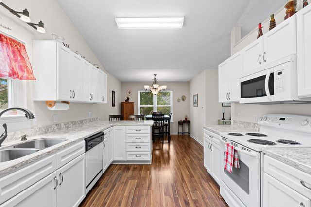 459 Pepper Breeze Ave., Calabash, NC 28467