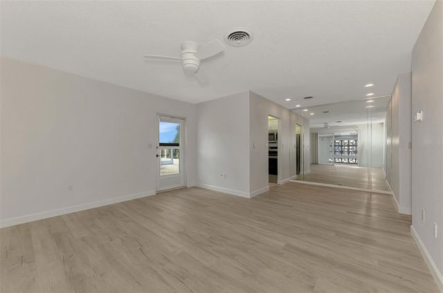 1205 TARPON CENTER DRIVE E2, Venice, FL 34285