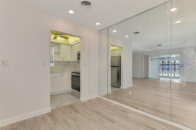 1205 TARPON CENTER DRIVE E2, Venice, FL 34285