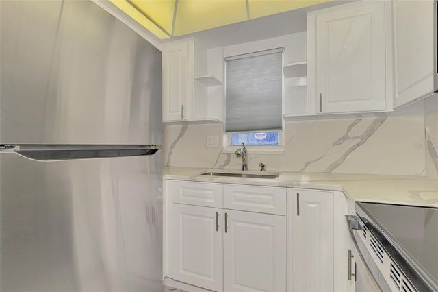 1205 TARPON CENTER DRIVE E2, Venice, FL 34285