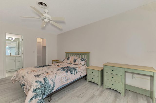 1205 TARPON CENTER DRIVE E2, Venice, FL 34285