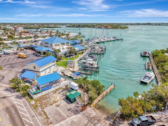 1205 TARPON CENTER DRIVE E2, Venice, FL 34285