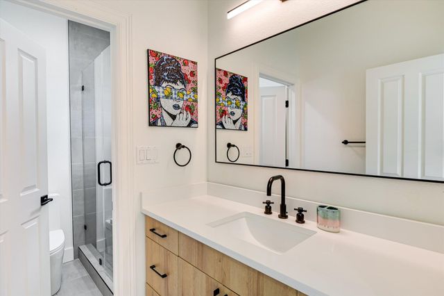 32 Wingreen LOOP, The Hills, TX 78738