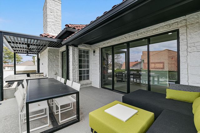 32 Wingreen LOOP, The Hills, TX 78738