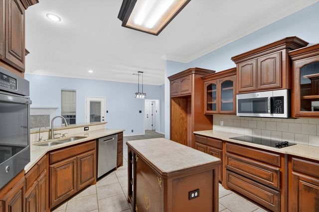 6008 Queens Court, Midland, TX 79707