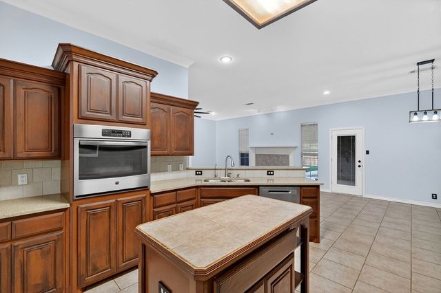 6008 Queens Court, Midland, TX 79707