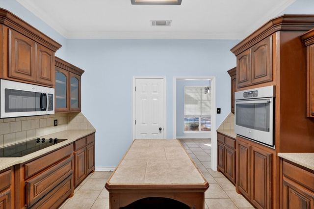 6008 Queens Court, Midland, TX 79707