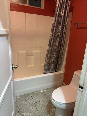 1524 E 75th, Los Angeles, CA 90001