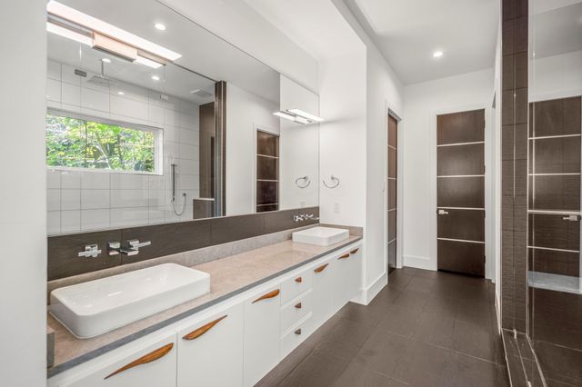 602 Birdsall Street, Houston, TX 77007