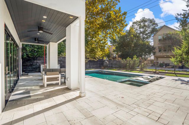 602 Birdsall Street, Houston, TX 77007