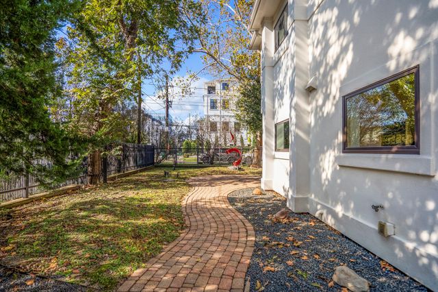 602 Birdsall Street, Houston, TX 77007