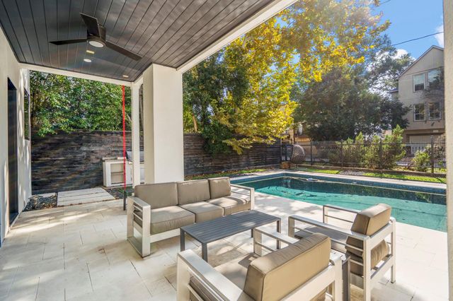 602 Birdsall Street, Houston, TX 77007