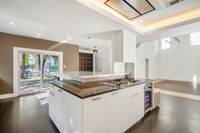 602 Birdsall Street, Houston, TX 77007