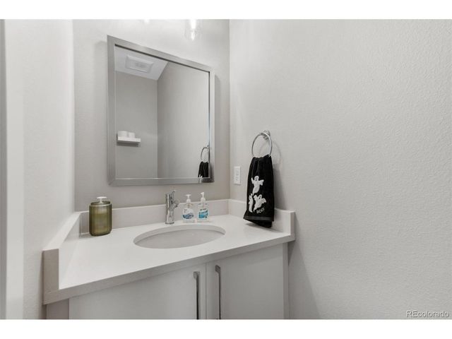 551 S Main St, Byers, CO 80103