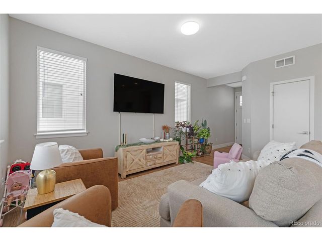 551 S Main St, Byers, CO 80103