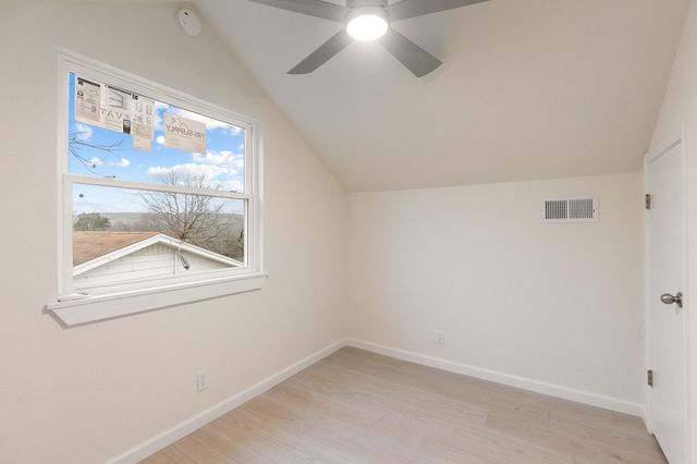 400 N River Oaks DR, Burnet, TX 78611