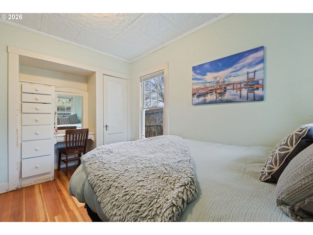 1560 Se HAMILTON St, Roseburg, OR 97470