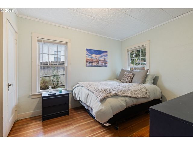 1560 Se HAMILTON St, Roseburg, OR 97470