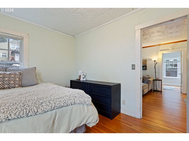 1560 Se HAMILTON St, Roseburg, OR 97470