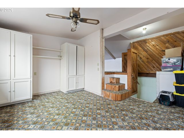 1560 Se HAMILTON St, Roseburg, OR 97470