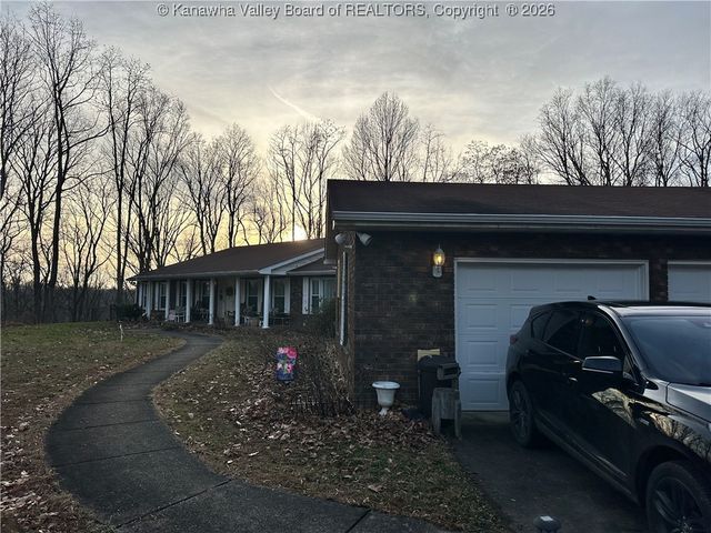 409 Wildlife Way, Clendenin, WV 25045