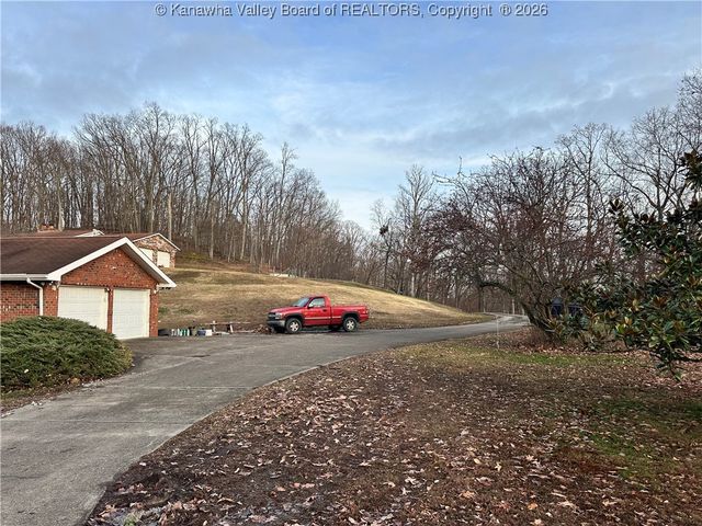 409 Wildlife Way, Clendenin, WV 25045
