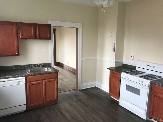 2698 15th Street, Detroit, MI 48216