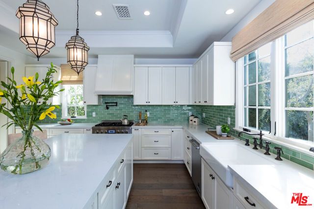 735 N Stanley Avenue, Los Angeles, CA 90046