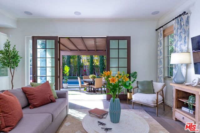 735 N Stanley Avenue, Los Angeles, CA 90046