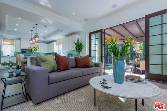 735 N Stanley Avenue, Los Angeles, CA 90046