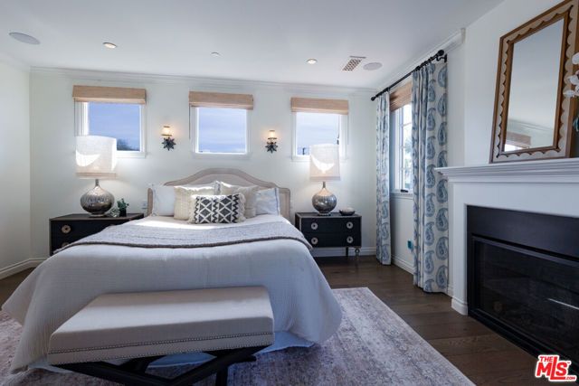 735 N Stanley Avenue, Los Angeles, CA 90046