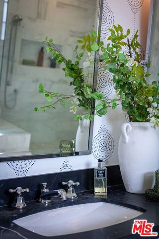 735 N Stanley Avenue, Los Angeles, CA 90046