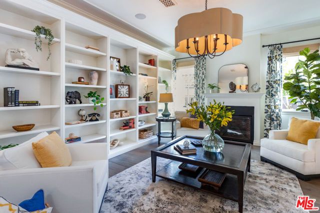 735 N Stanley Avenue, Los Angeles, CA 90046