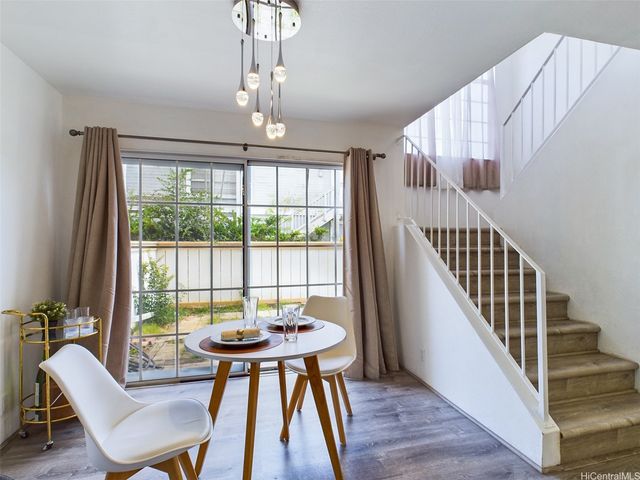 572 Mananai Place 20A, Honolulu, HI 96818