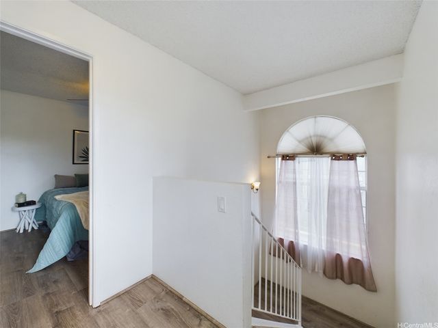 572 Mananai Place 20A, Honolulu, HI 96818