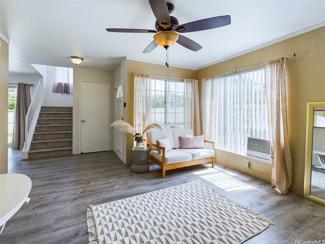 572 Mananai Place 20A, Honolulu, HI 96818