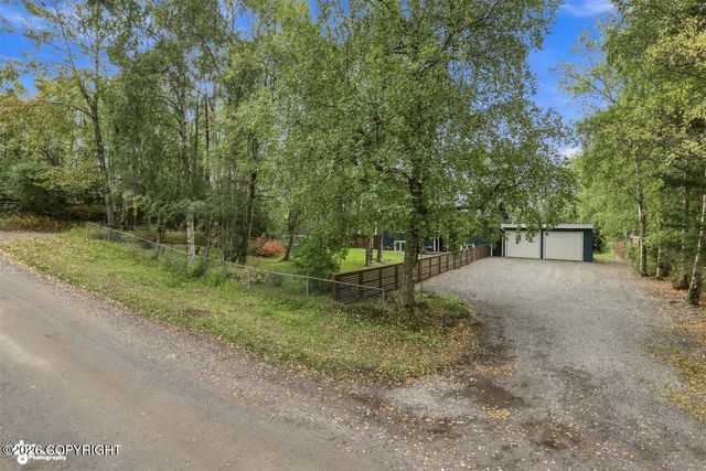 2946 Nugget Lane, Anchorage, AK 99516